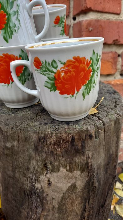 Продам фарфорові чашки