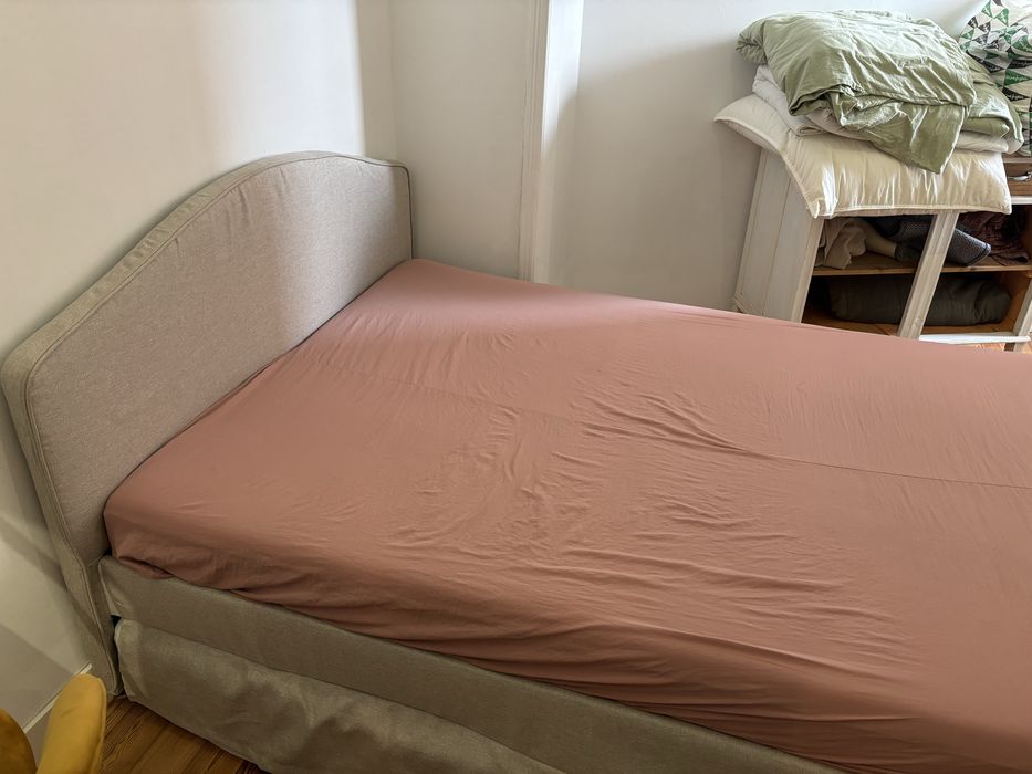 Cama 1,40 x 2,00m incluindo colchao