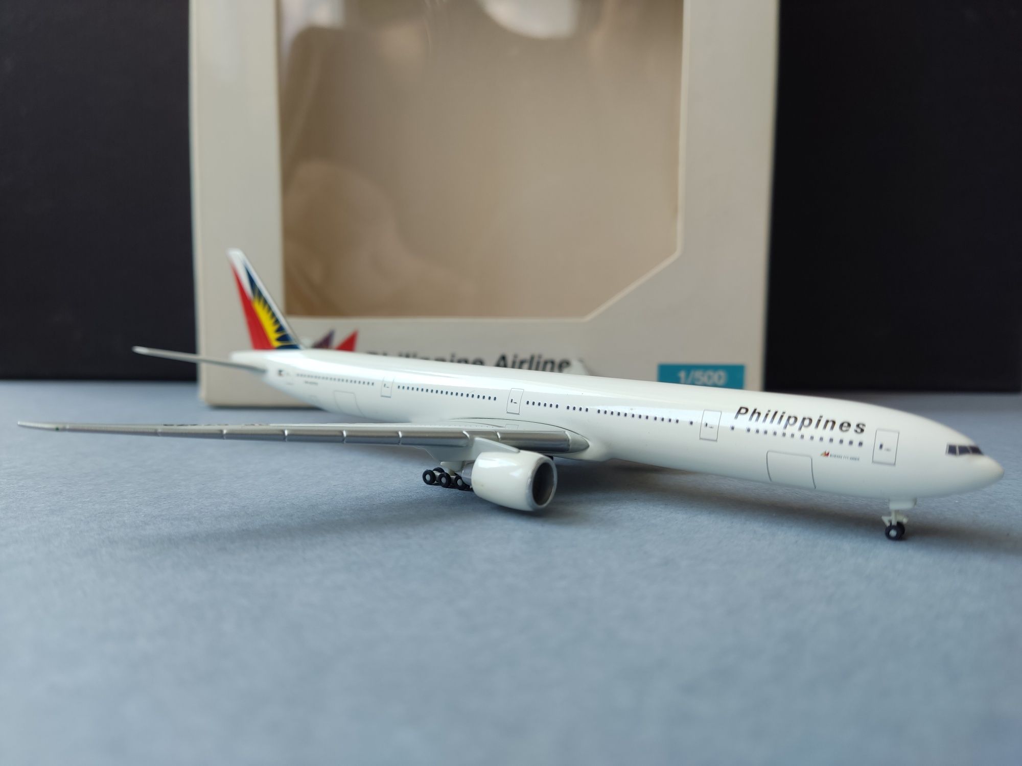 Herpa 777-300er Philippines