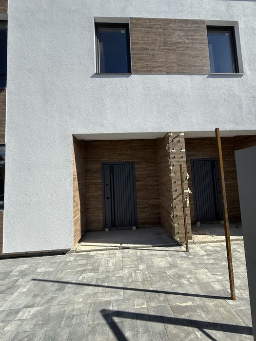 Дуплекс в центрі міста Буча з підвалом і центральними комунікаціями!