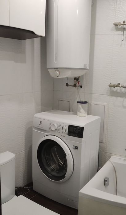 Трикімнатна,Проспект Незалежності.