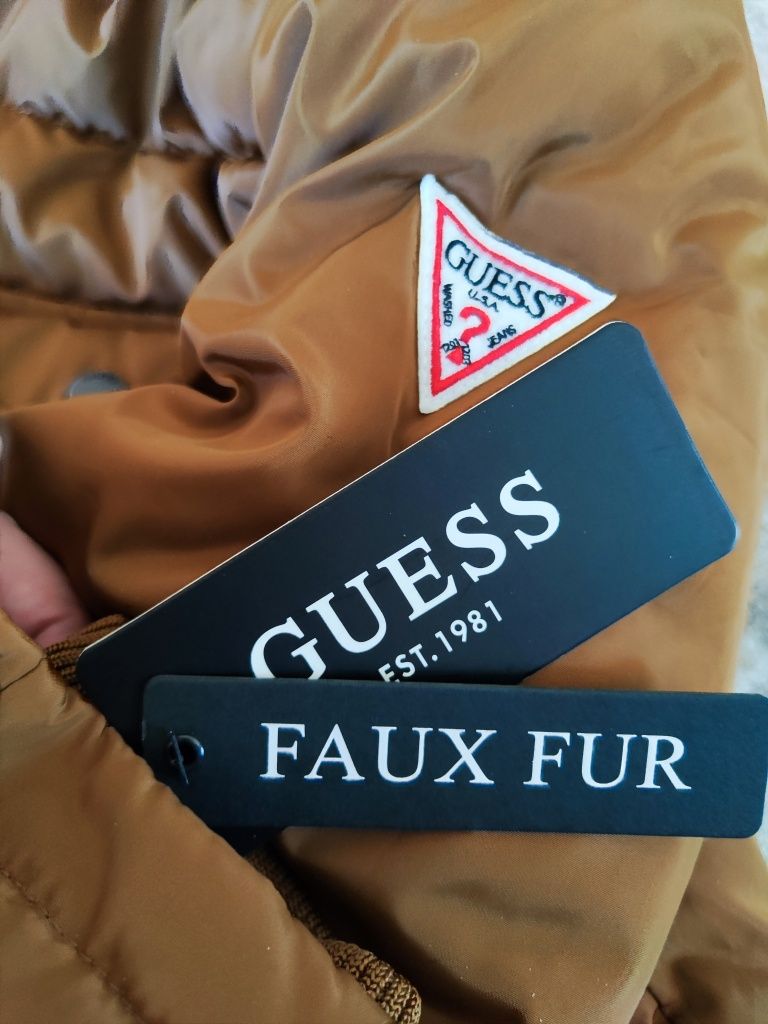 Деми куртка Guess Размер S Оригинал Гесс