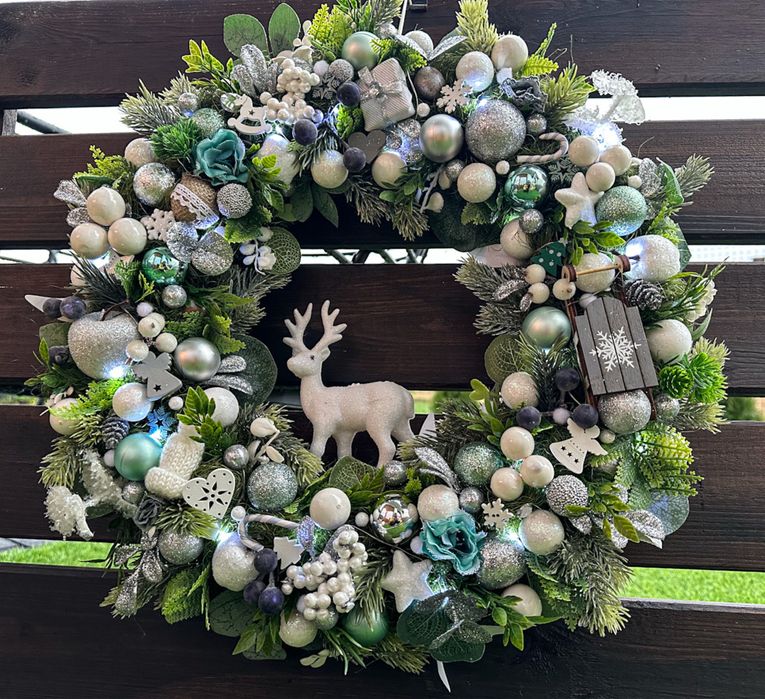 Świąteczne Wianek na drzwi 44cm. Led 251012