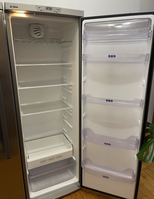 Холодильник Whirpool