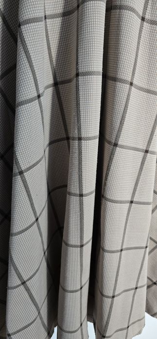 Beżowa sukienka w kratkę