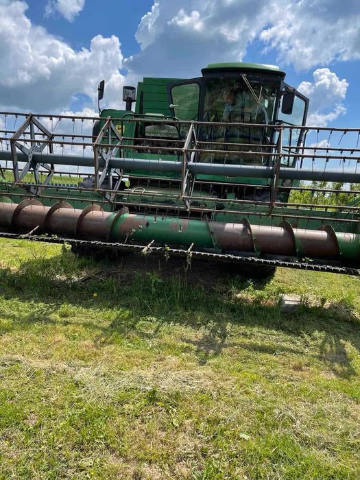 Комбайн John Deere 8820.4x4 . 220 к.с Жатка 6м.