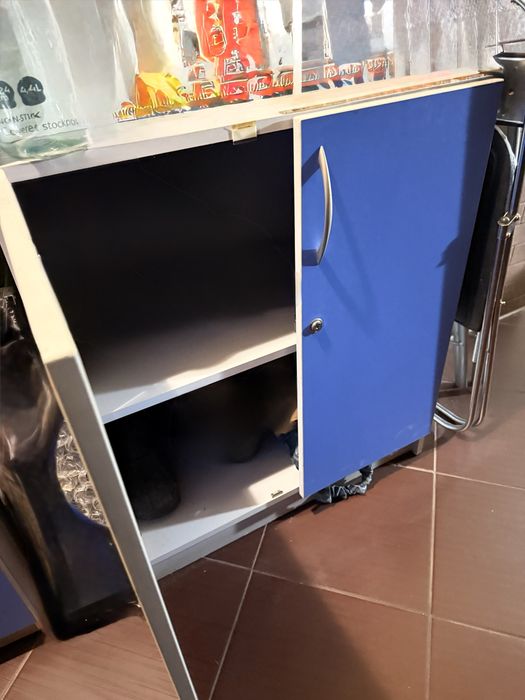 Вітрина, Стелажі, шафа, офісні меблі