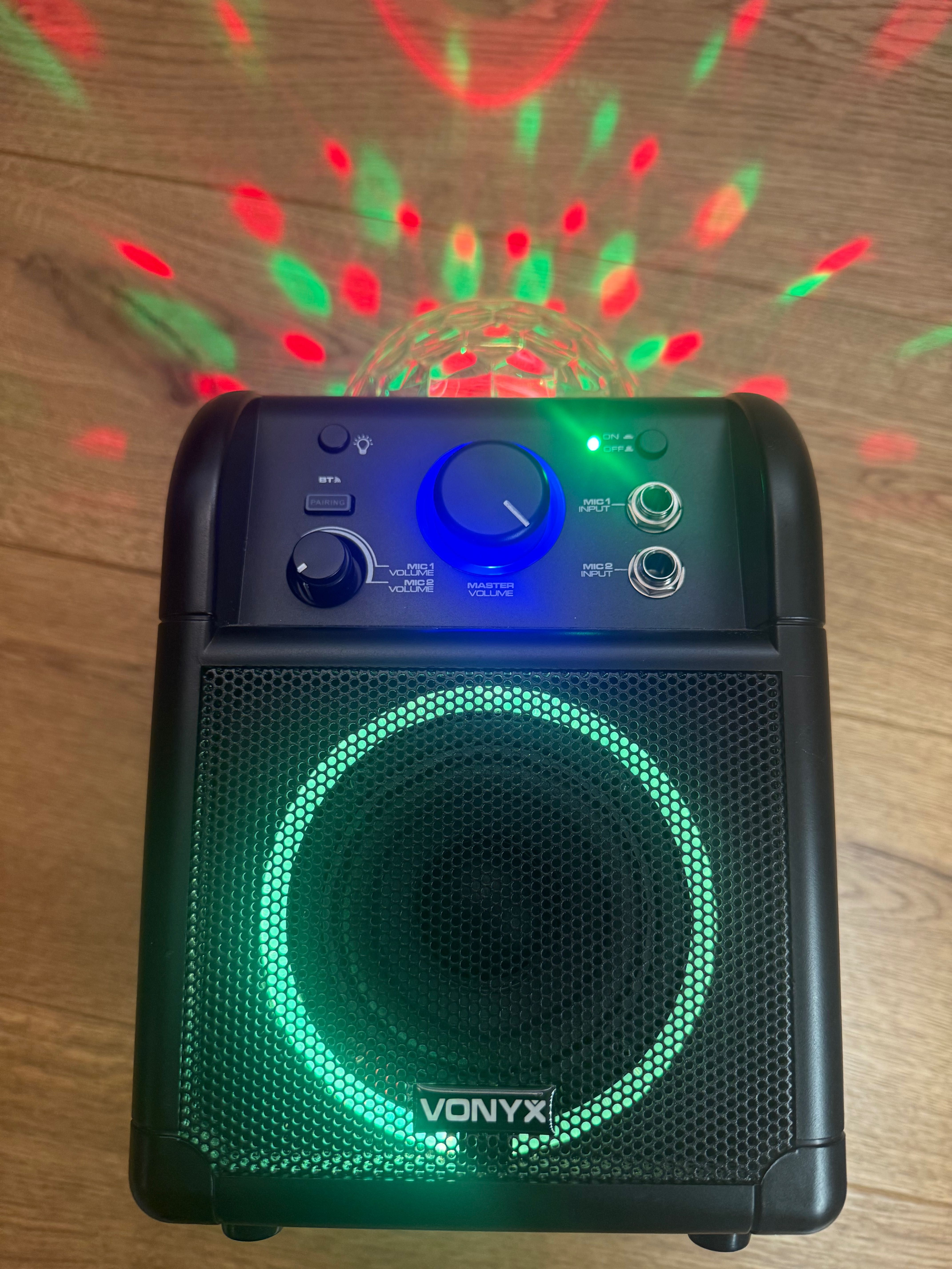 Vonyx SBS55B z 2 mikrofonami, Bluetooth i efektem świetlnym
