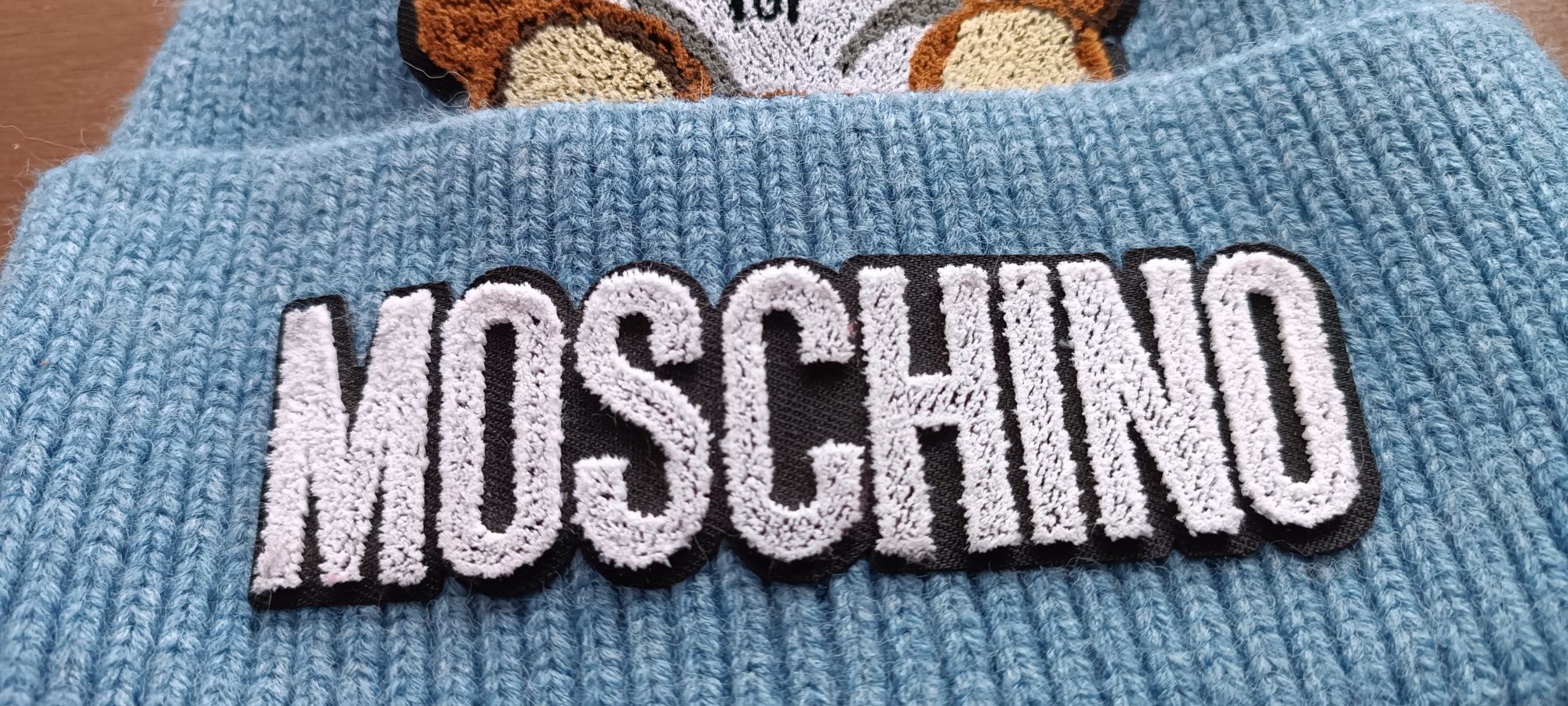 Тёплая шапка Moschino
