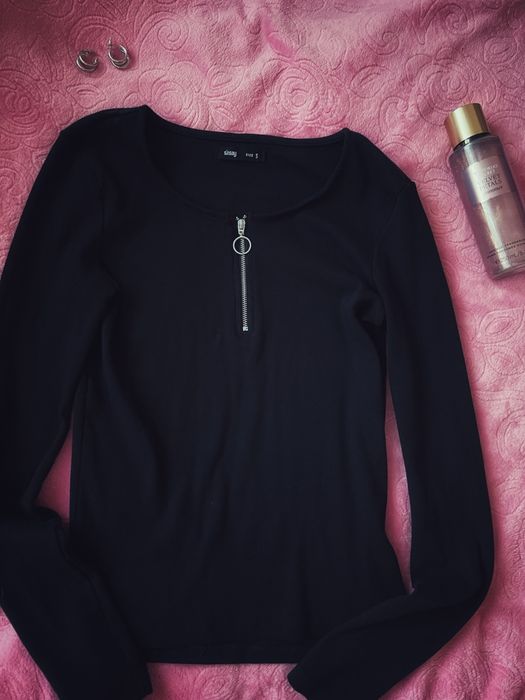 Кофтинка чорна у рубчик