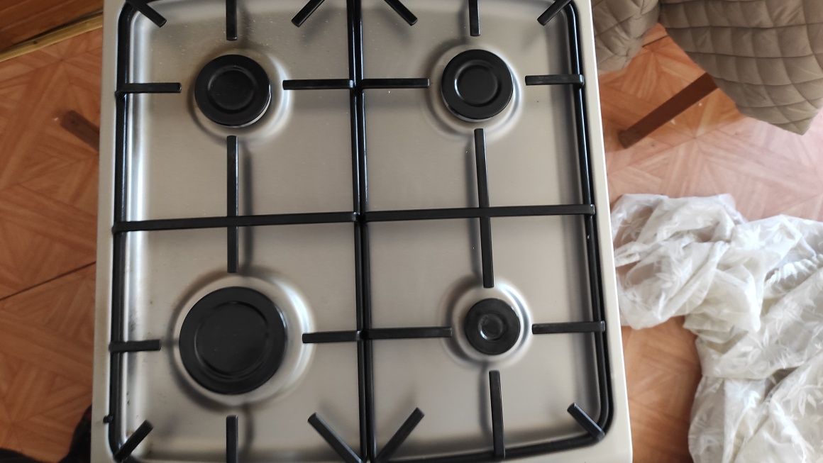 Kuchenka gazowa z piekarnikiem