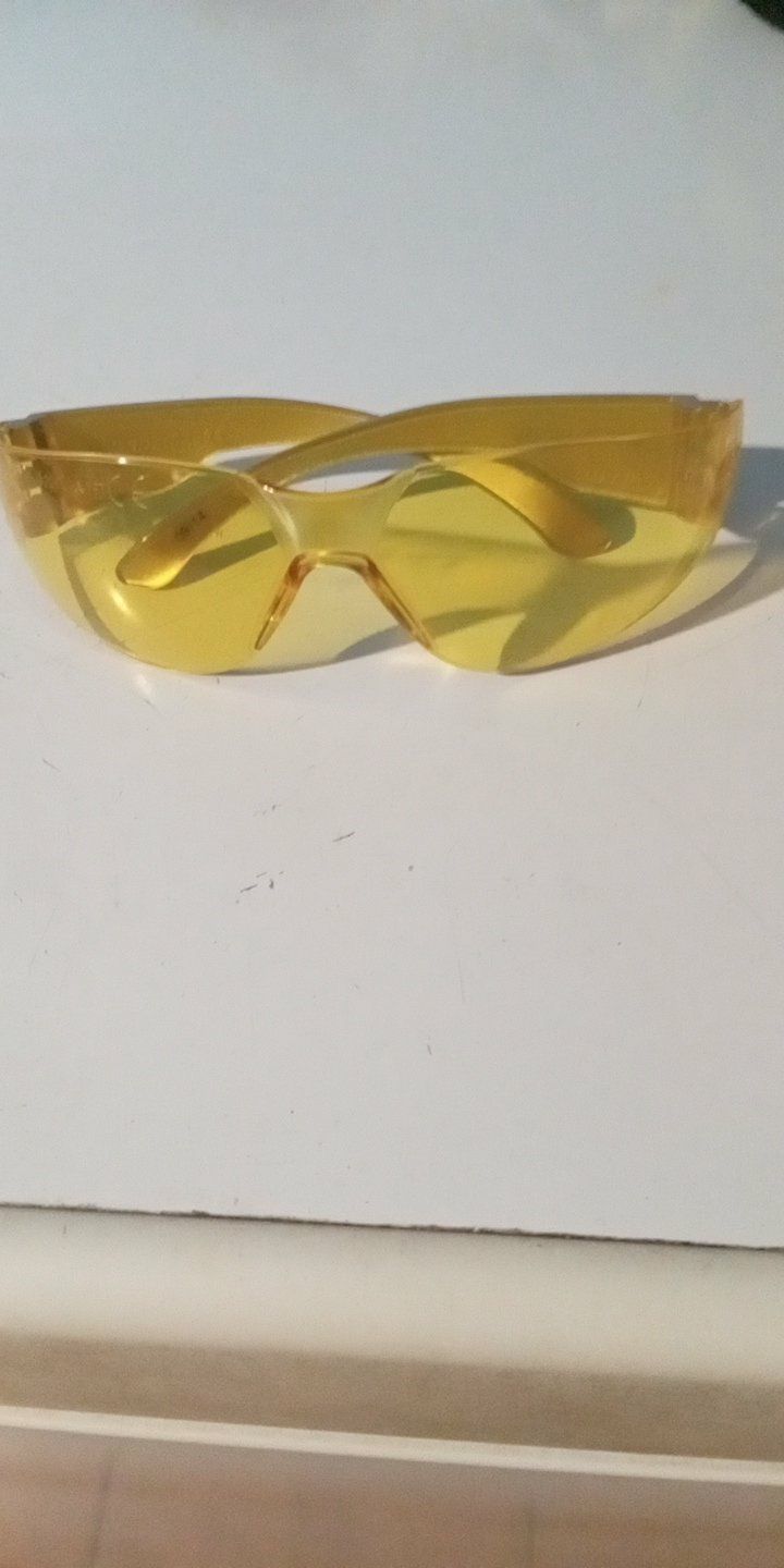 Поляризовані захисті окуляри