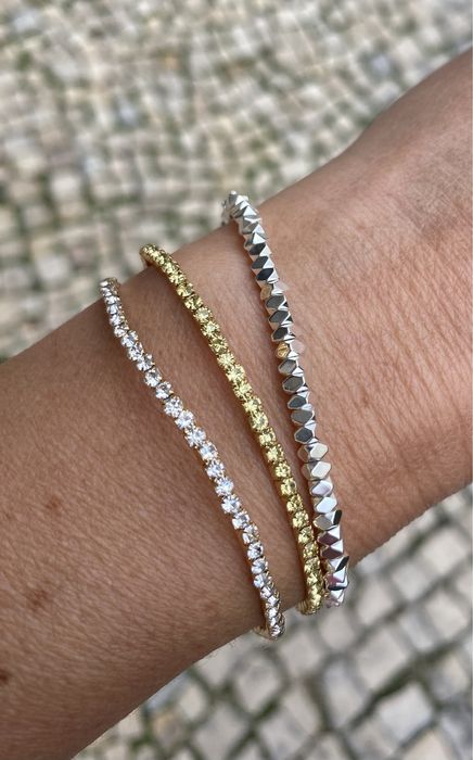 Pulseiras ajustaveis ou com elastico