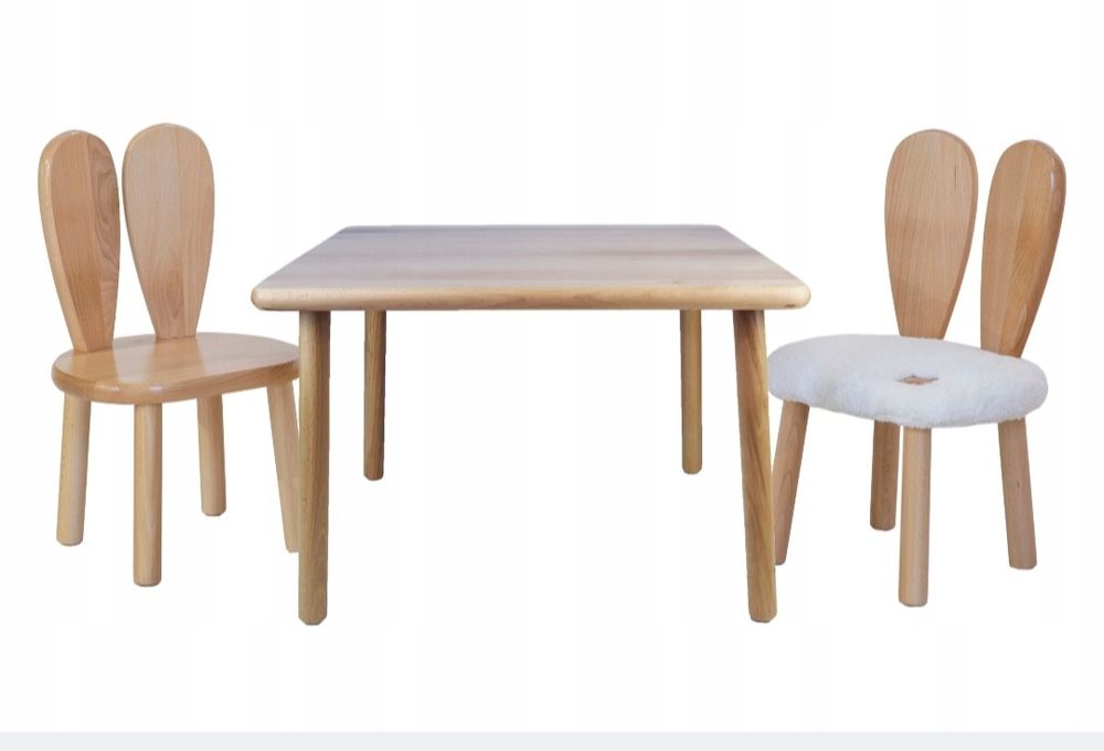 Stolik plus dwa krzesełka