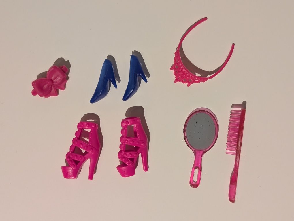 Ubranka sukienki akcesoria Barbie buty szpilki zestaw