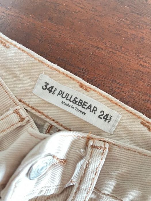 Calças Cremes Hiper Largas Pull&Bear