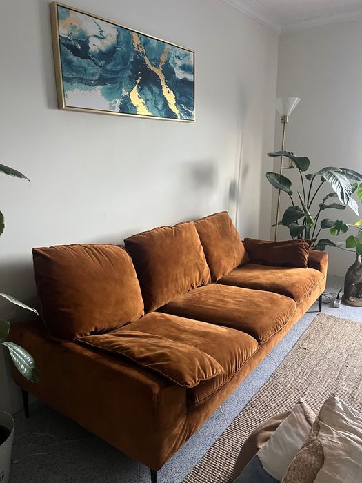 Sofá em veludo amarelo torrado – Loja Gato