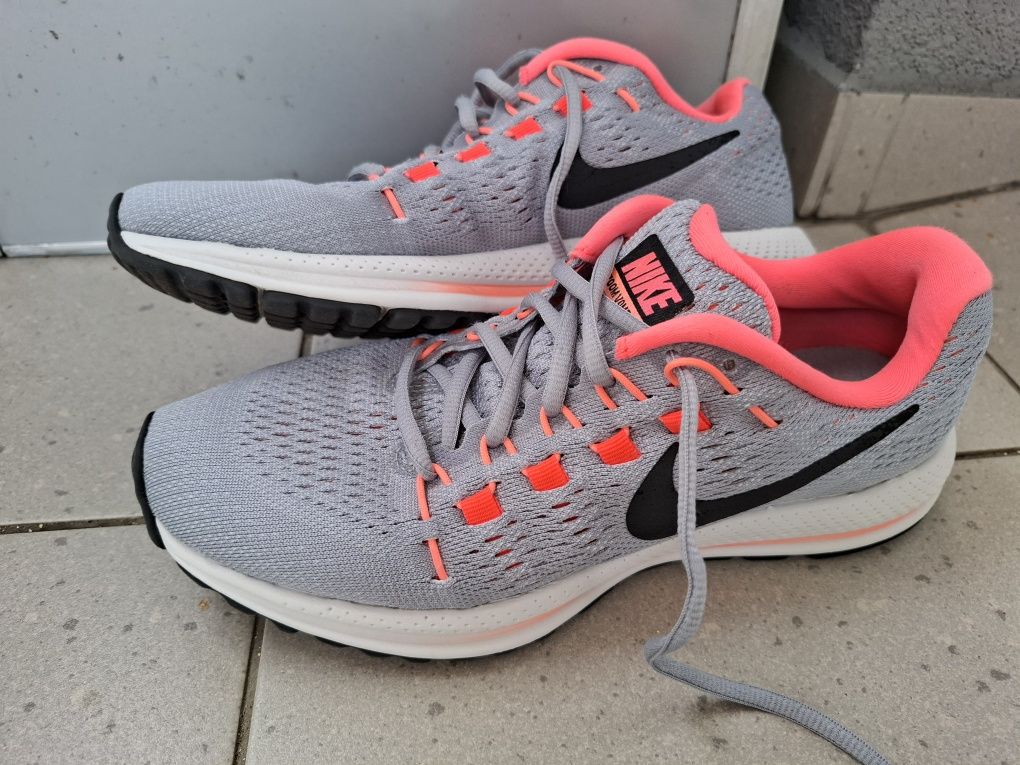 Buty damskie sportowe Nike Zoom Vomero 12 rozm.38,5