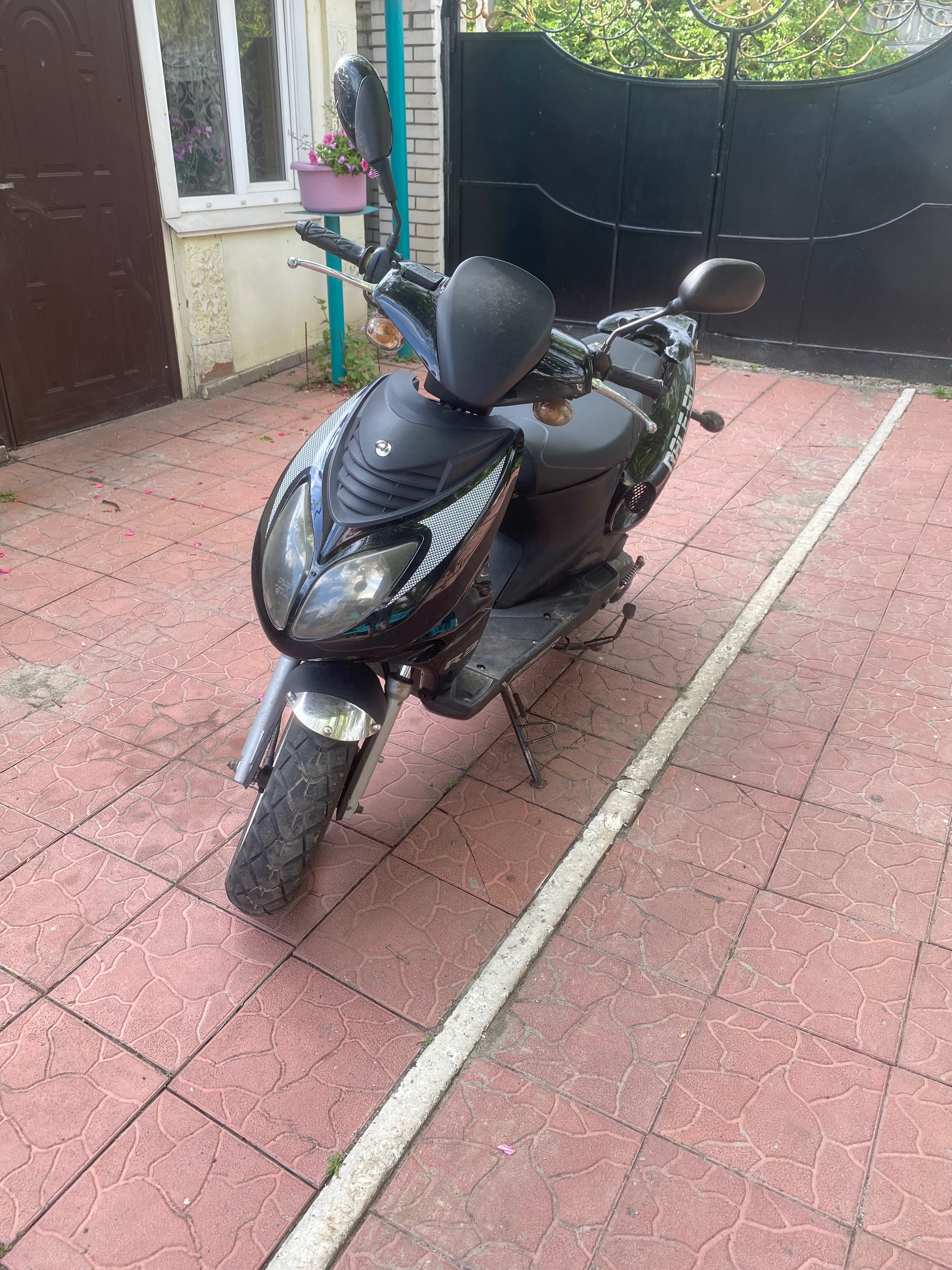 Продам скутер Viper r3
