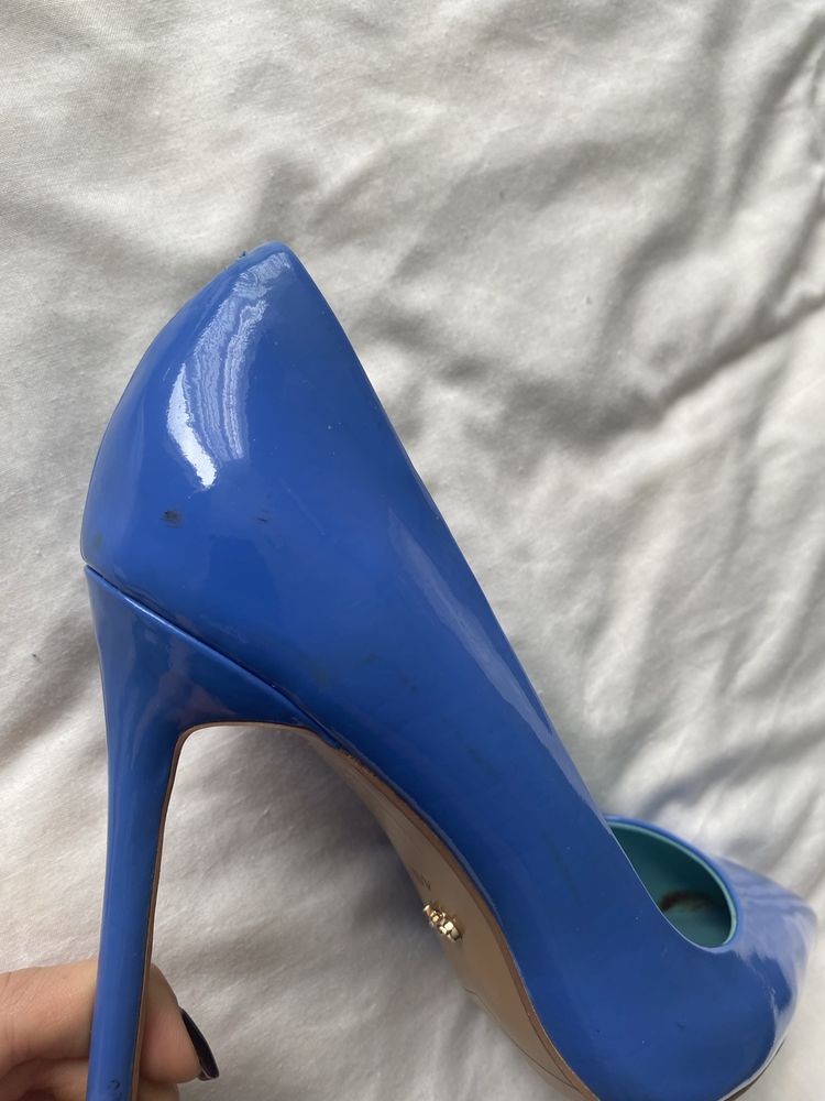 Лаковані туфлі MiaMay (лодочки) блакитного кольору. Розмір 40