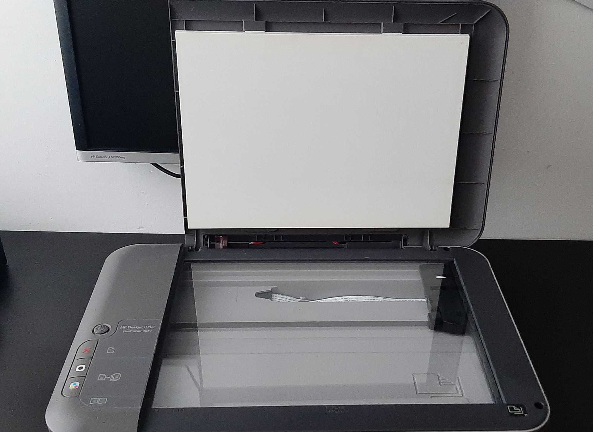 Drukarka, Skaner, Kopiarka HP DeskJet 1050 urządzenie wielofunkcyjne