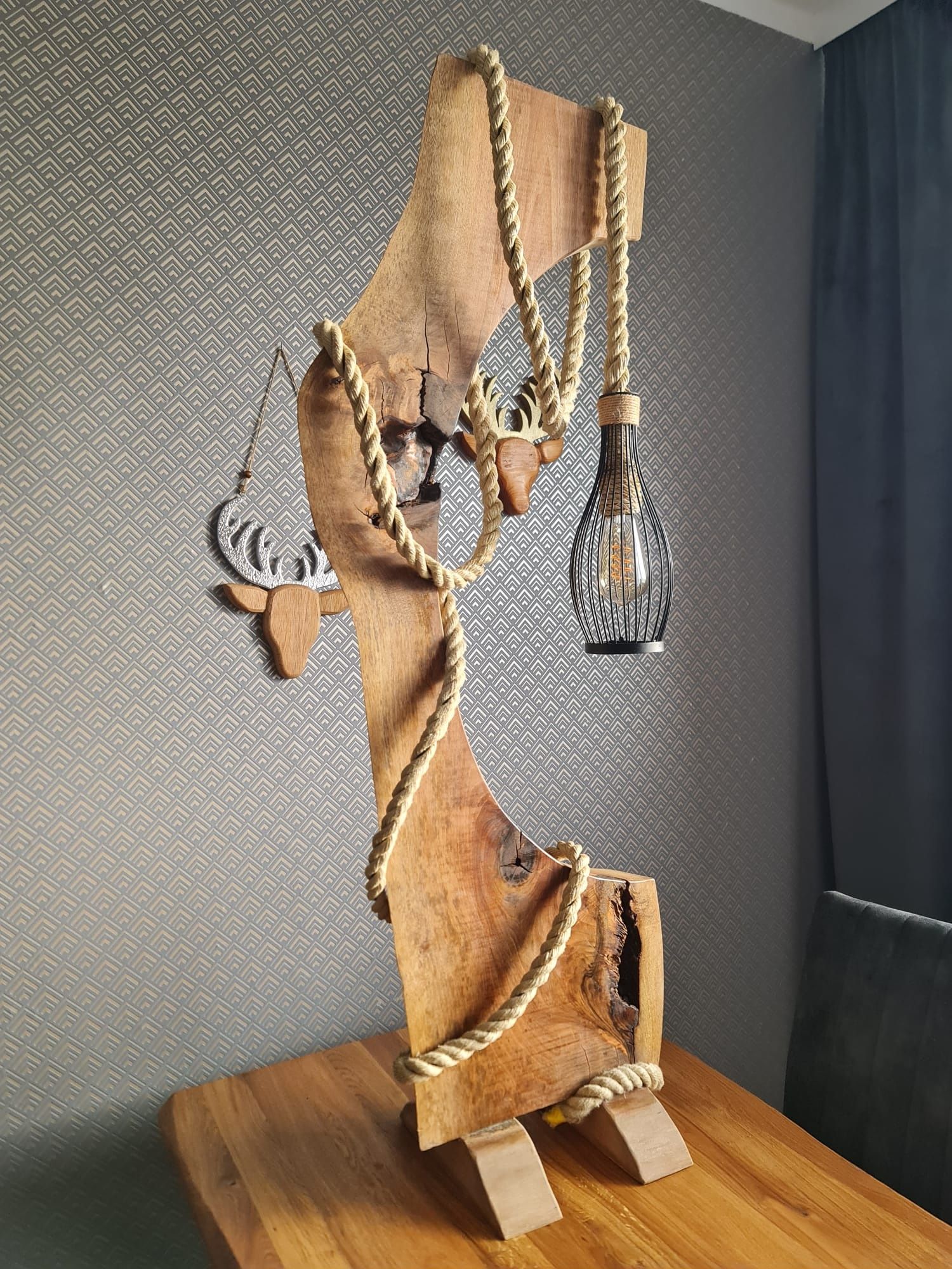 Lampa drewniana na taras, do salonu