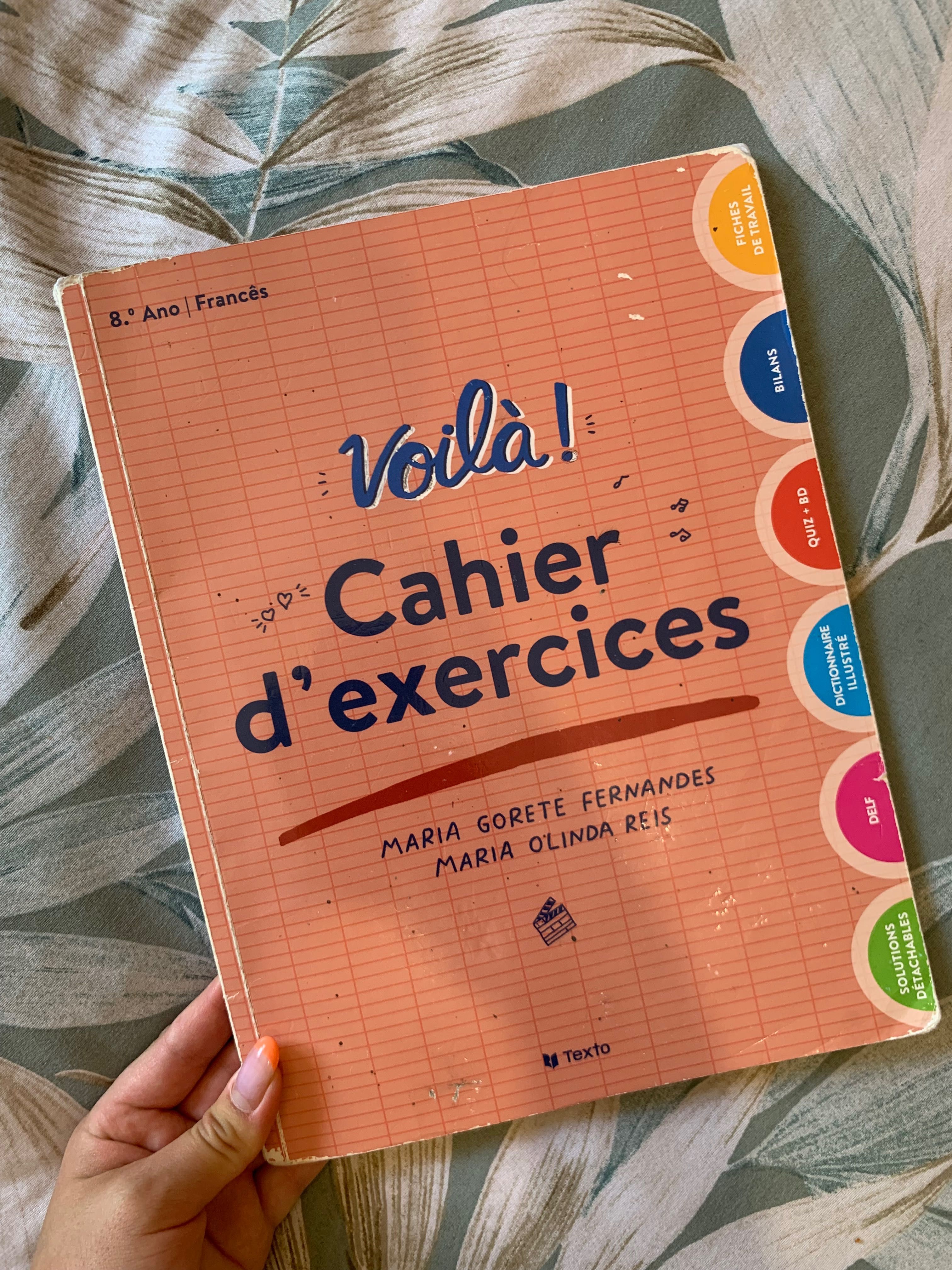 Vendem-se cadernos de atividades do 8.º ano de escolaridade