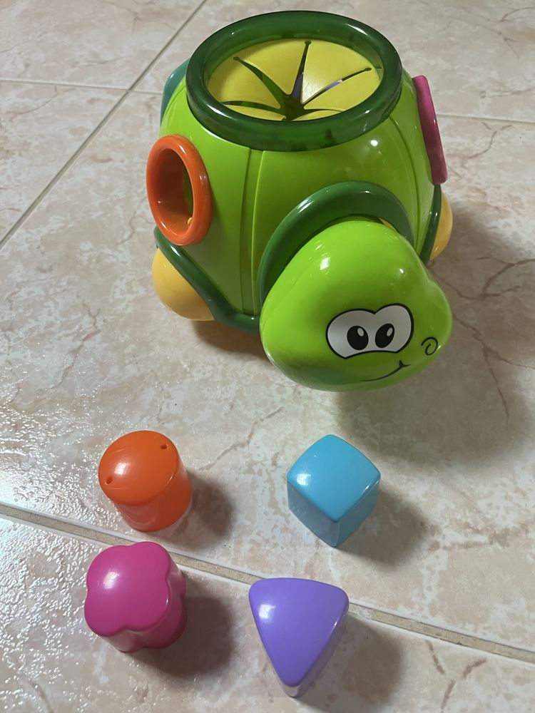 Brinquedo de encaixe para bebés
