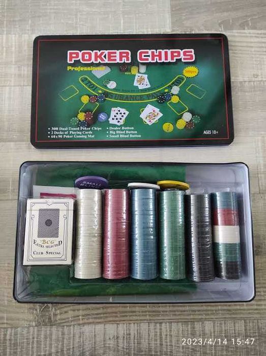 Набір для гри у покер (300 фішек) / Poker game