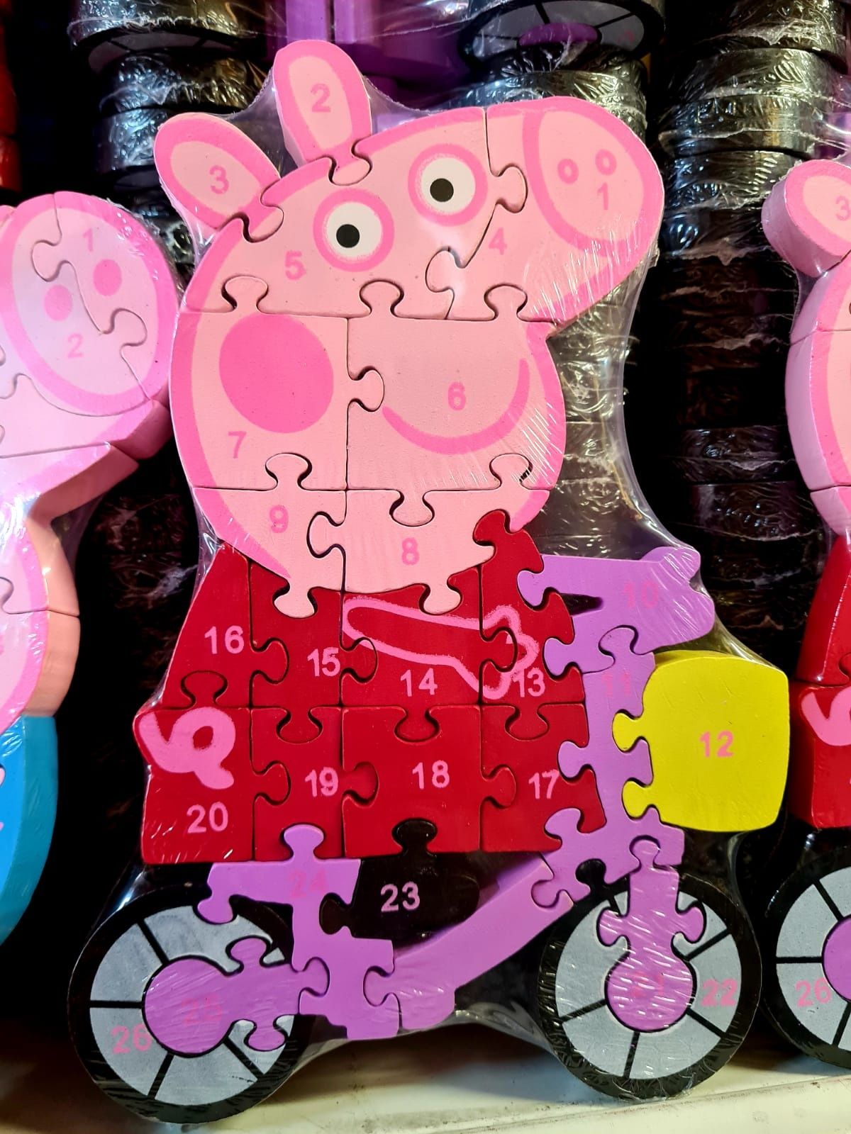 Nowe super Puzzle drewniane z bajki Świnka Peppa - zabawki