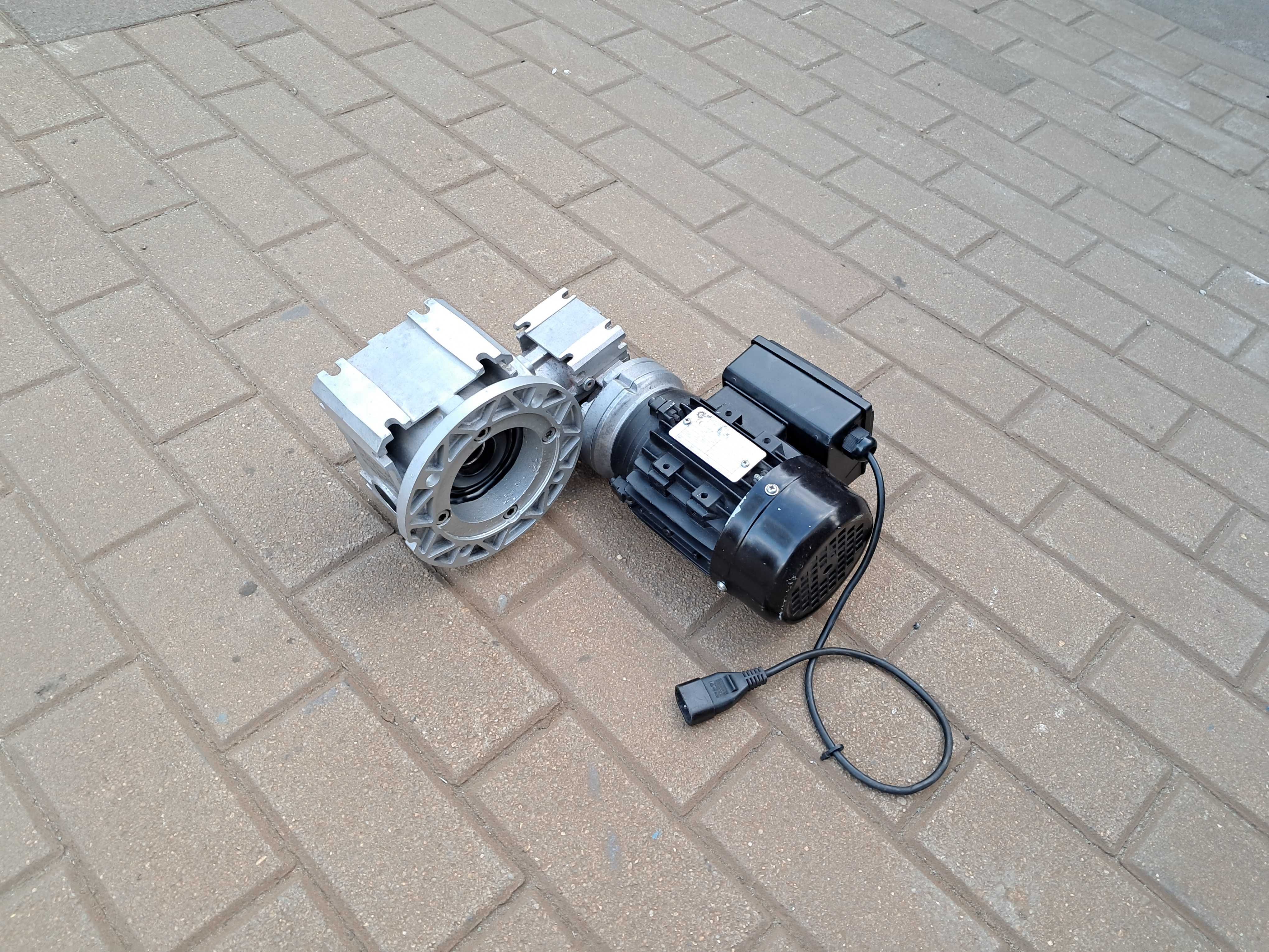 Motoreduktor,przekładnia,napęd do podajnika pieca 230v 1fazowy.Wysyłka