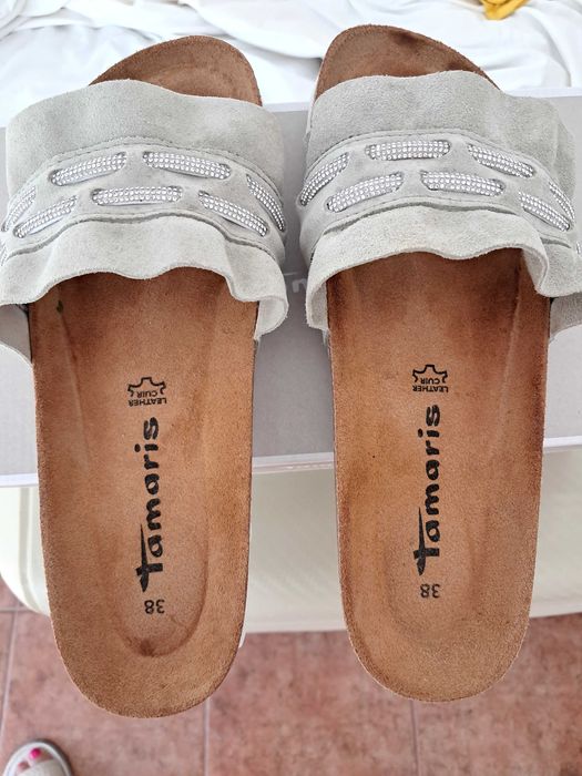 Fantásticos sapatos chinelos de Camurça