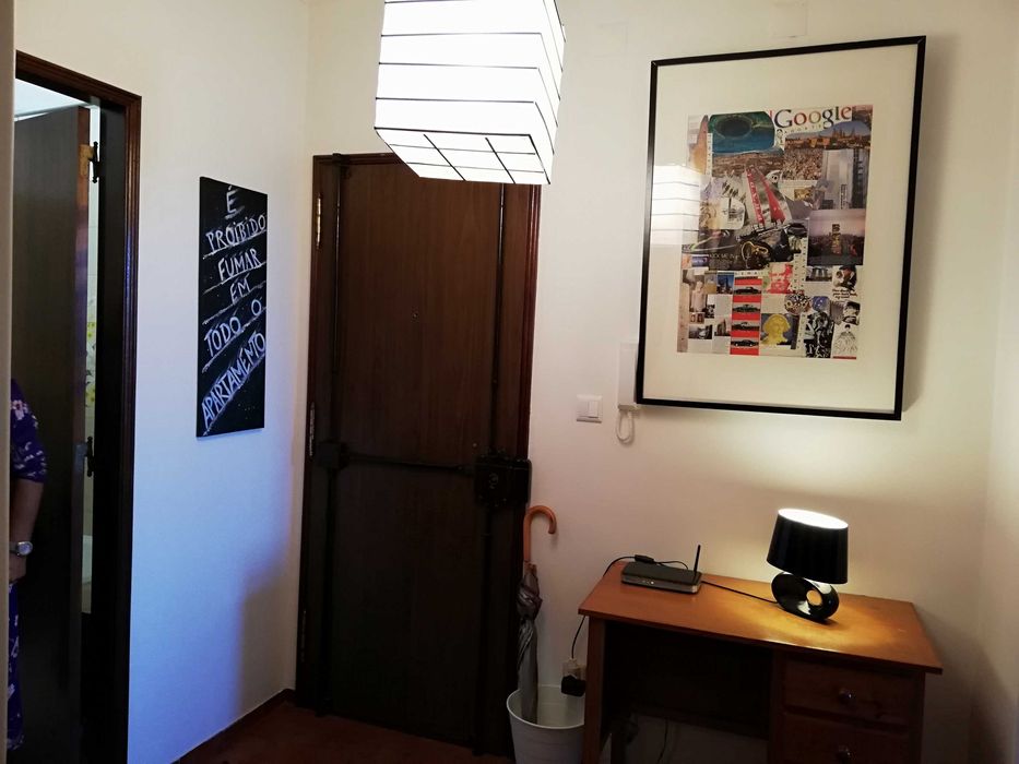 Quarto Estudantes Universitárias –2 AMIGAS-Metro à Porta