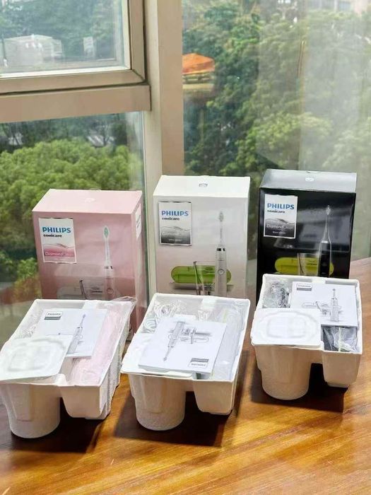 Електрична зубна щітка Philips Sonicare DiamondClean HX9352