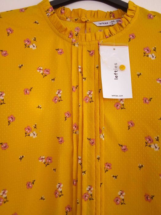 Blusa amarela torrado com flores - Lefties - Tamanho L - Nova!