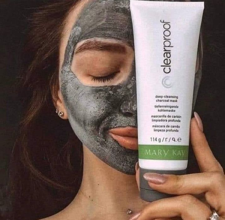 Głęboko Oczyszczająca Maska z Aktywnym Węglem Clear Proof® Mary Kay