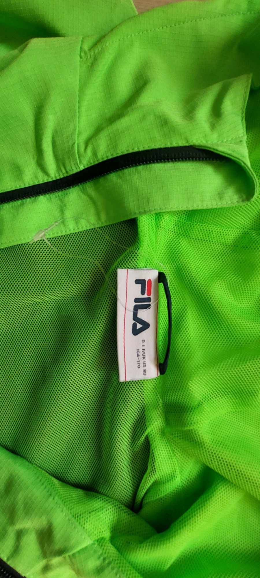 Вітровка Fila. Нова.