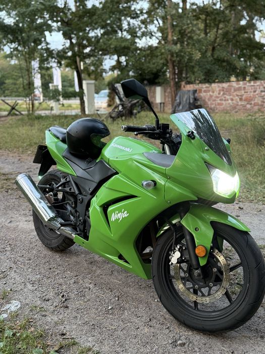 Мотоцикл Kawasaki Ninja EX 250