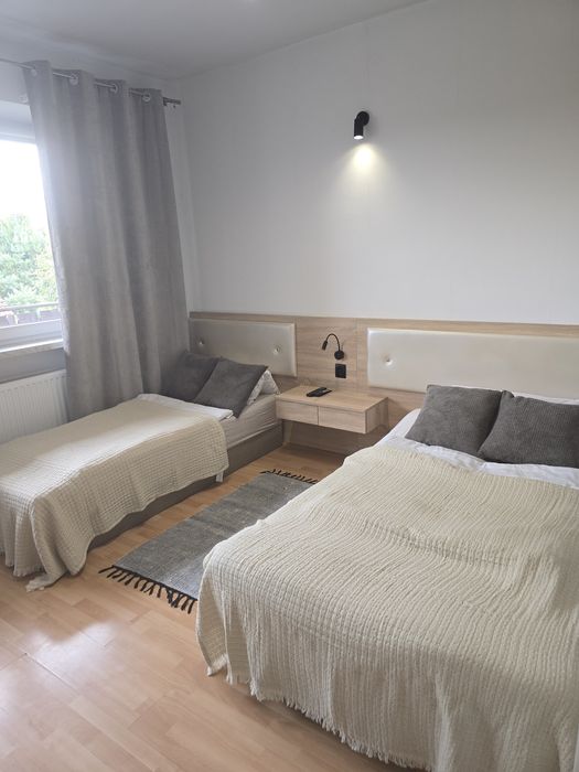 Pokoje  Krakow  noclegi   dla pracownikow  2 3 4 5 osobowe