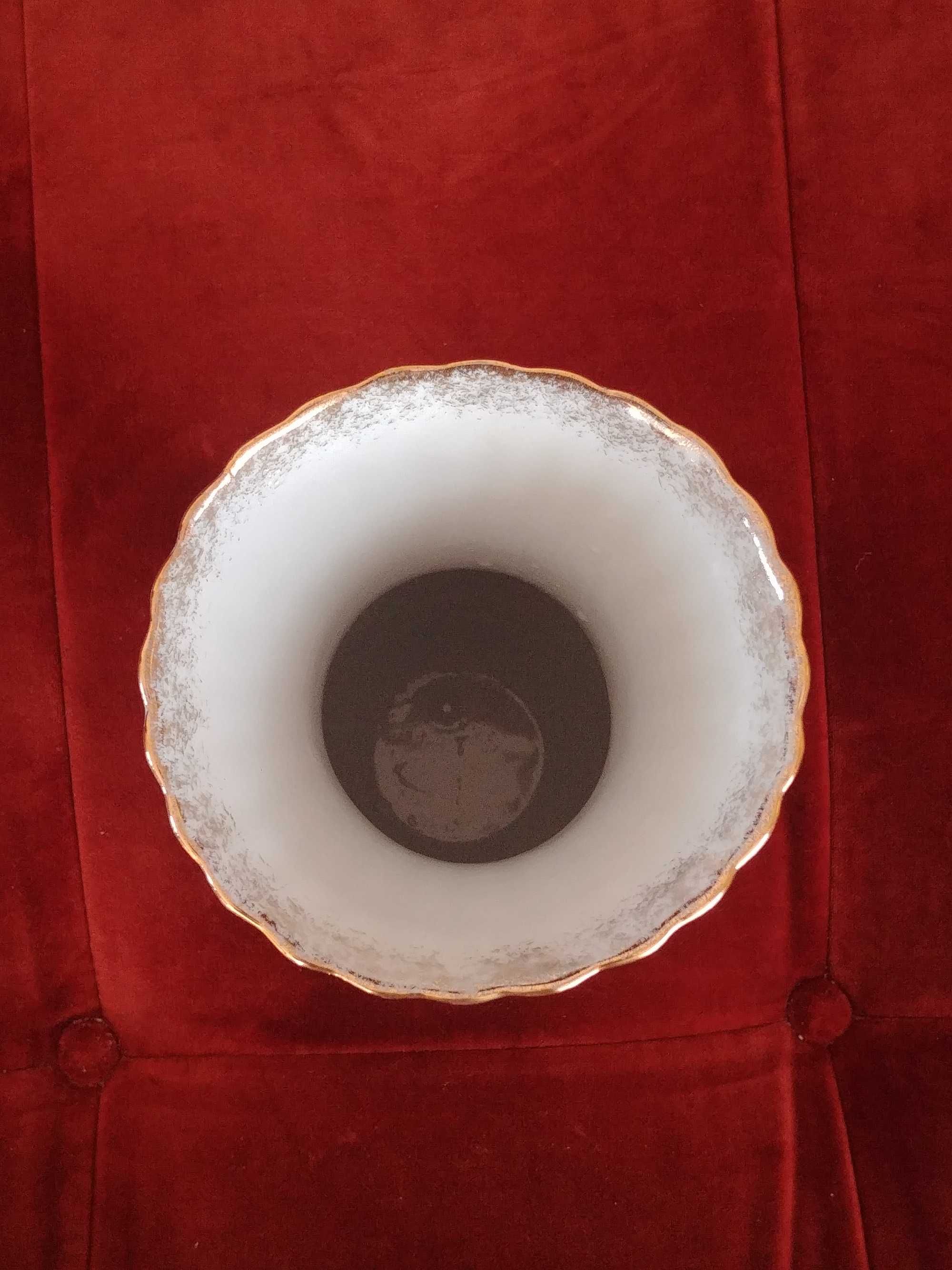 wazon porcelanowy z Chodzieży ,model Iwona ,pamiątki PRL