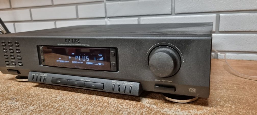 Tuner radiowy PHILIPS FT-930. HI-FI Stereo.