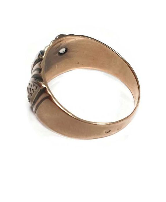 Wyrób jubilerski - Złoty pierścionek p.585 4,32g.