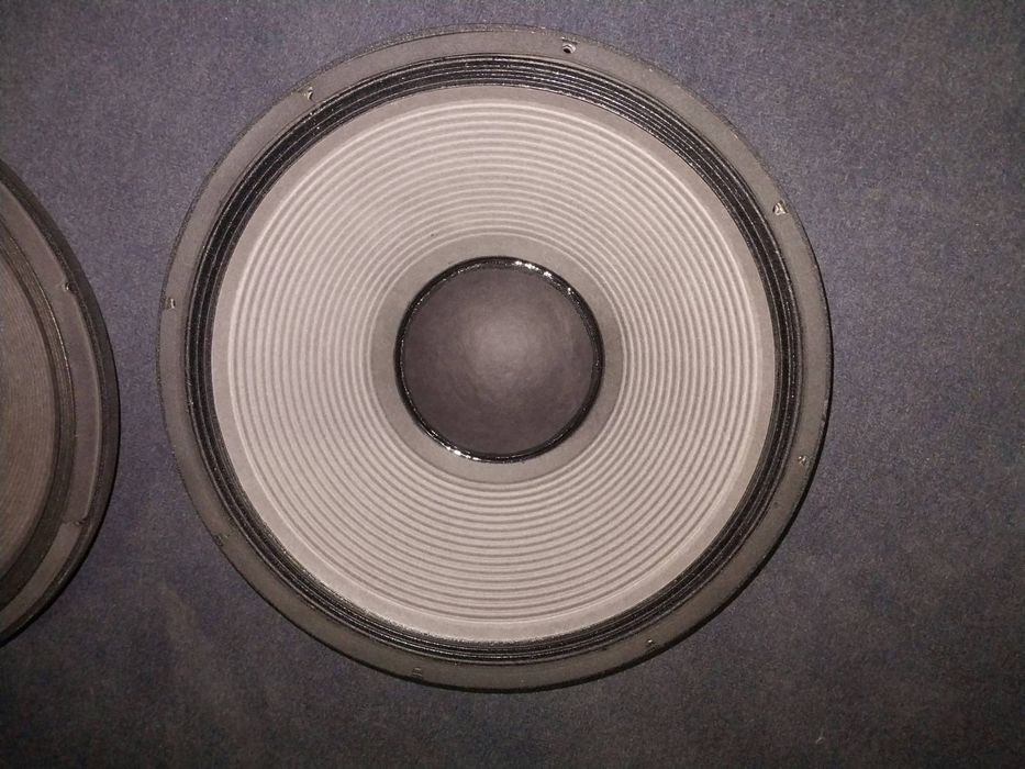 Продам динамики сабвуфера JBL 2241HPL