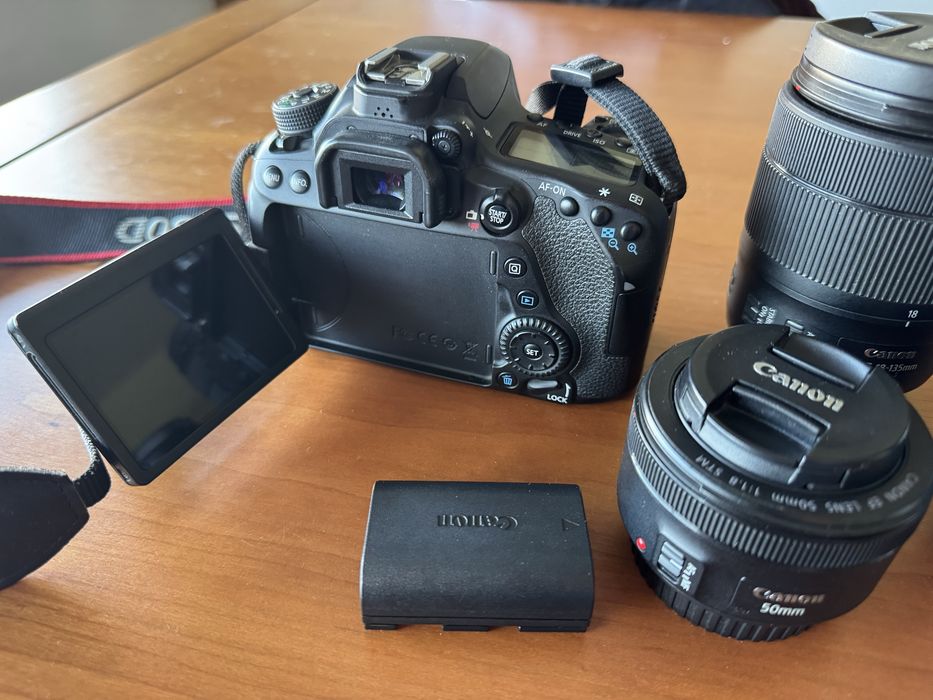 Canon EOS 80D + 3 objetivas