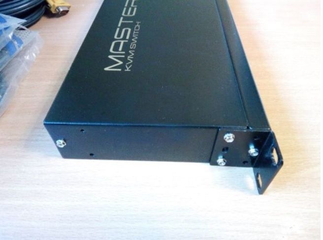 KVM переключатель ATEN ACS-1208A + 8 кабелей