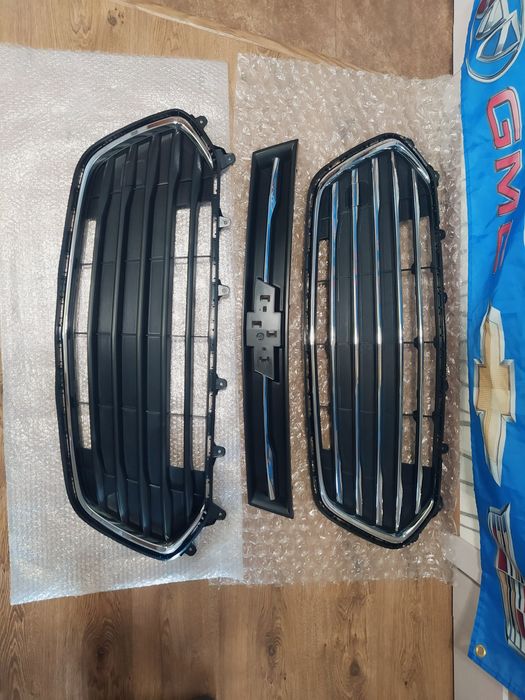 Chevrolet Trax 17-21 Решітка радіатора емблема заглушки в НАЯВНОСТІ