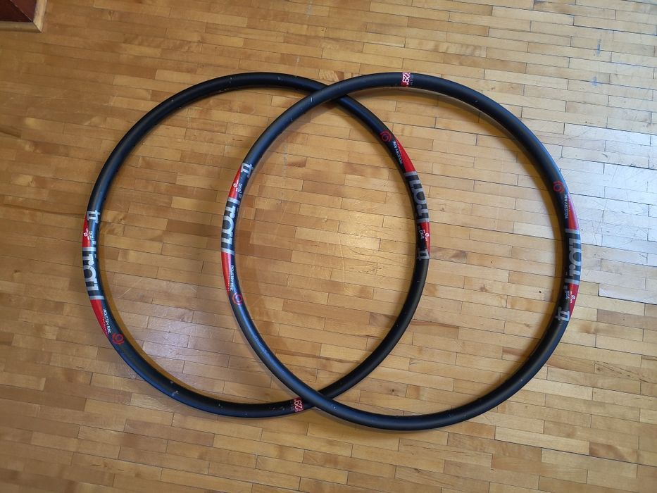 Obręcze Industry nine trail 29 tubeless dt Swiss