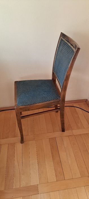 Krzesła pokojowe drewniane tapicerowane