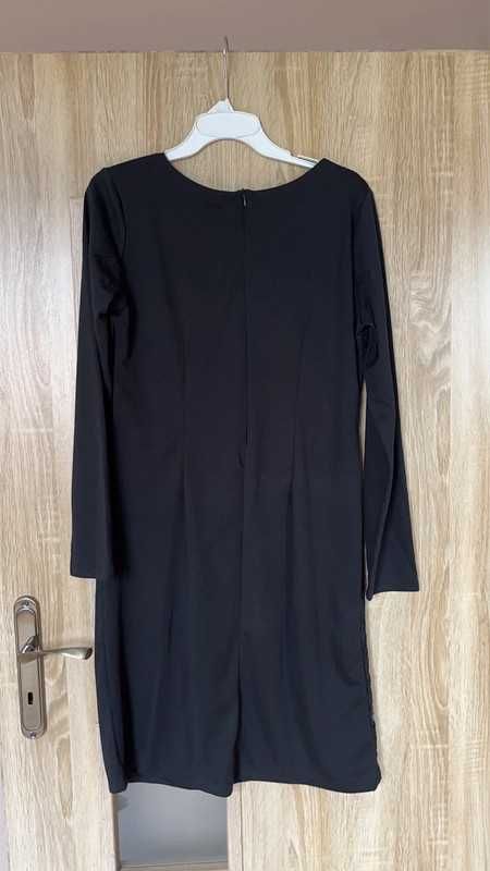 Czarna ładna sukienka midi