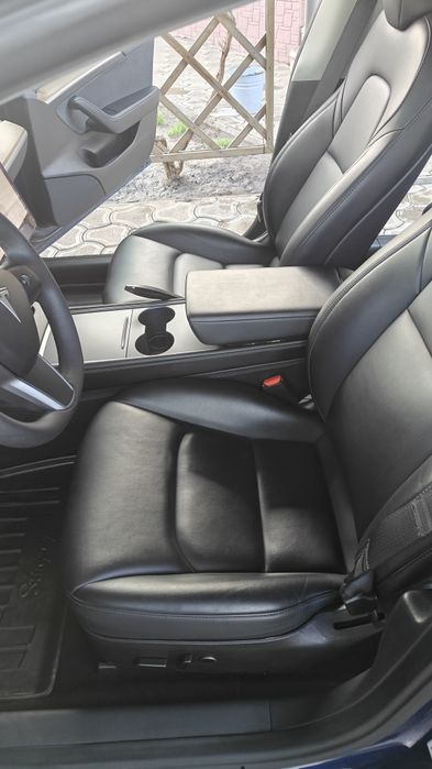 Tesla model 3 (2023 р.)